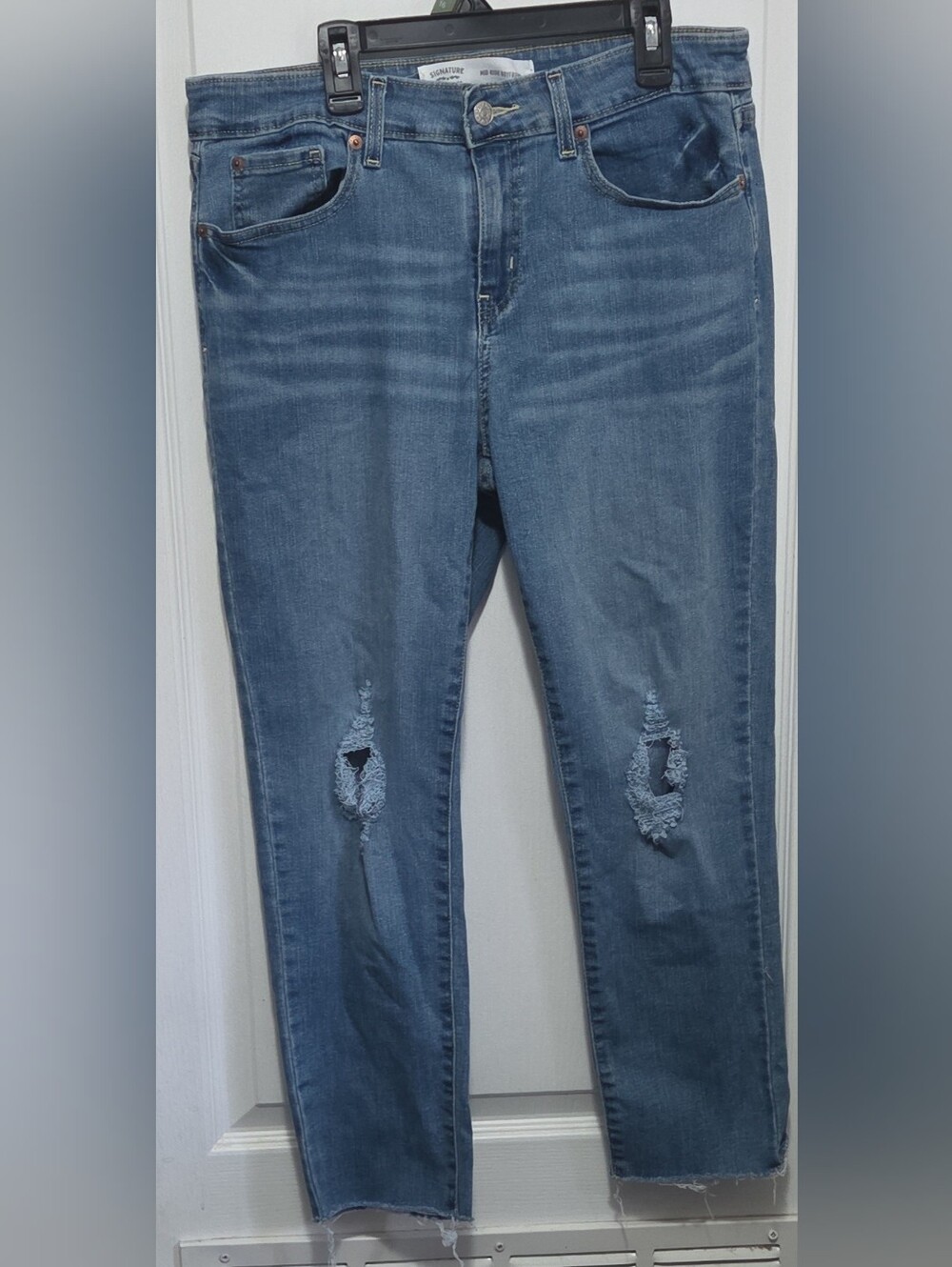 Signature by Levi Strauss Mid-Blue Skinny Jeans with Knee Rips